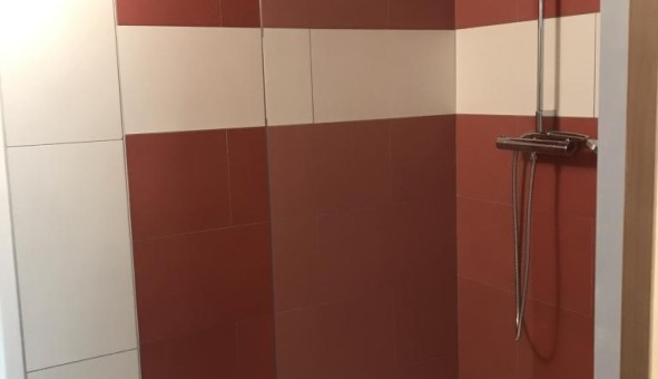 Logement �tudiant Studio &agrave; Saint Genis Laval (69230)