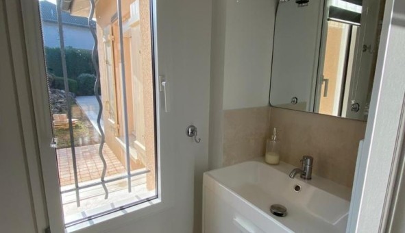 Logement �tudiant Studio &agrave; Saint Genis Laval (69230)