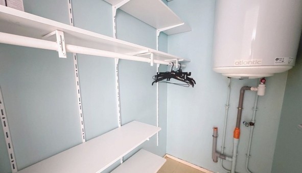 Logement �tudiant Studio &agrave; Saint Genis Laval (69230)