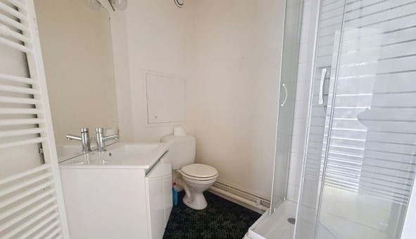 Logement �tudiant Studio &agrave; Saint Genis Laval (69230)