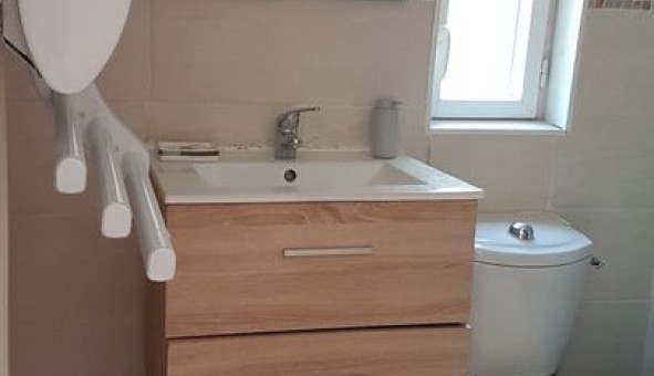 Logement �tudiant Studio &agrave; Saint Hilaire de Brethmas (30560)