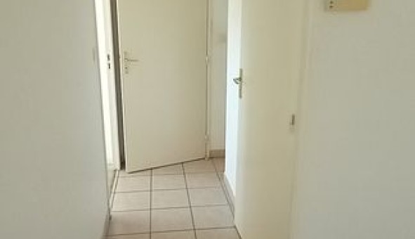 Logement �tudiant Studio &agrave; Saint Maime (04300)