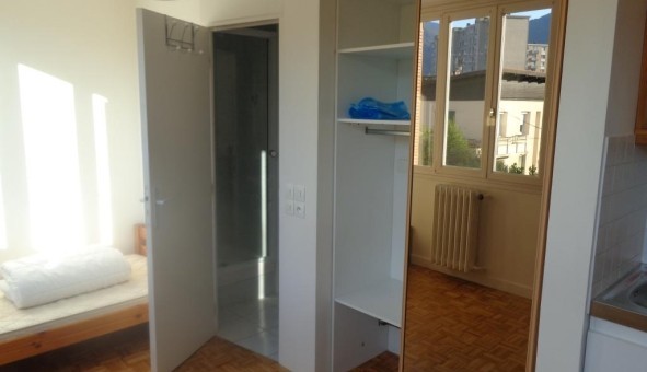 Logement tudiant Studio à Saint Martin d'Hres (38400)