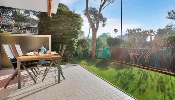 Logement tudiant Location Studio Vide Saint Raphal (83700)