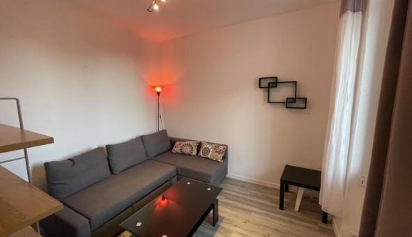 Logement étudiant Location Studio Vide Saint Raphaël (83700)