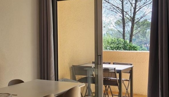 Logement tudiant Location Studio Vide Saint Raphal (83700)
