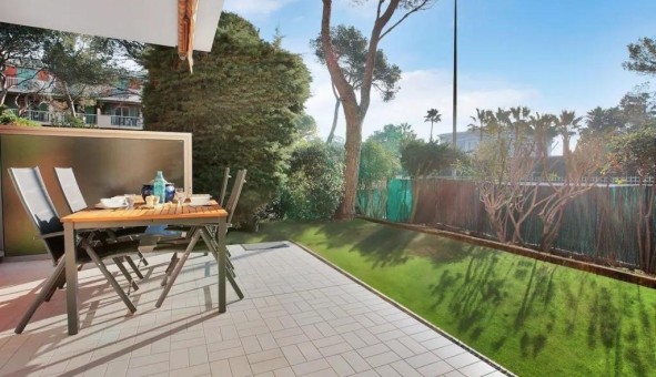 Logement tudiant Location Studio Vide Saint Raphal (83700)