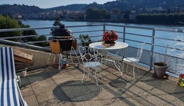 Logement tudiant Studio à Sainte Colombe (69560)