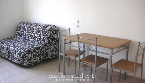 Logement tudiant Studio à Saintes (17100)