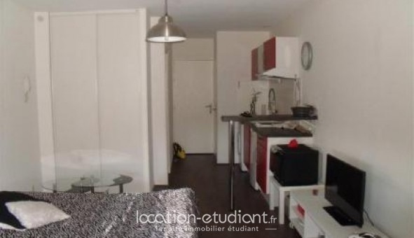 Logement tudiant Studio à Saintes (17100)