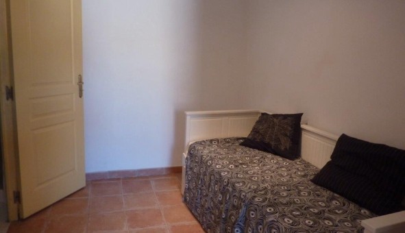 Logement tudiant Studio à Salon de Provence (13300)