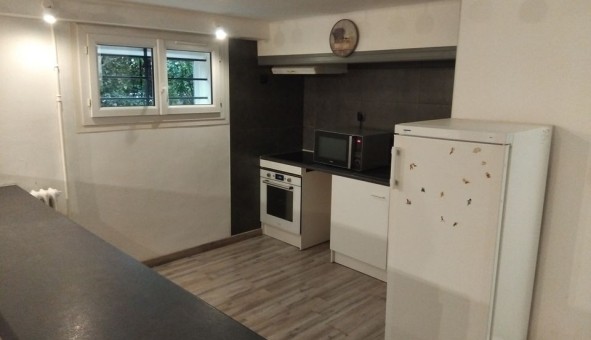 Logement �tudiant Studio &agrave; Salon de Provence (13300)