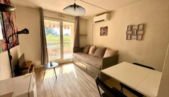Logement tudiant Location Studio Vide Sanary sur Mer (83110)