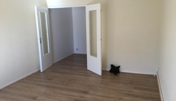 Logement tudiant Studio à Sedan (08200)