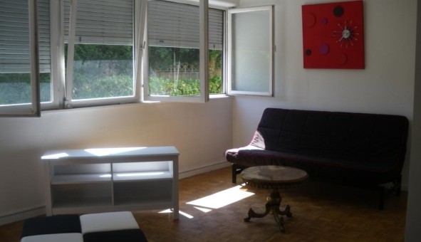 Logement tudiant Location Studio Vide Sedan (08200)