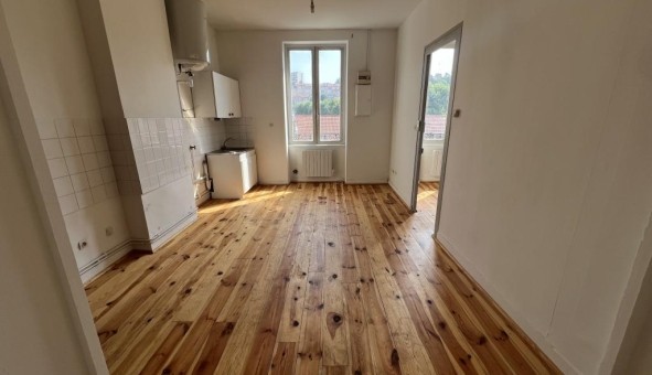 Logement tudiant Studio à Sedan (08200)