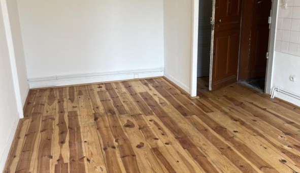 Logement tudiant Studio à Sedan (08200)