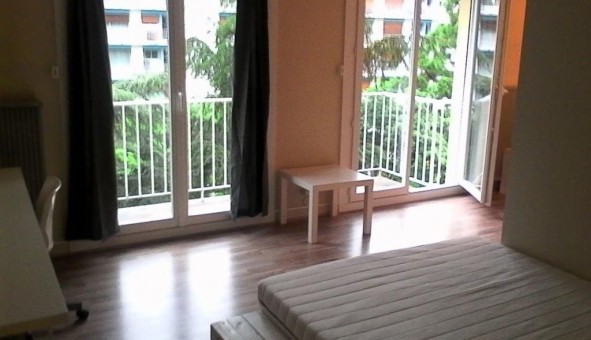 Logement tudiant Studio à Sedan (08200)