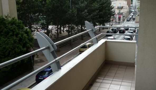 Logement tudiant Location Studio Vide Sedan (08200)