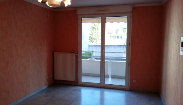 Logement tudiant Studio à Sedan (08200)