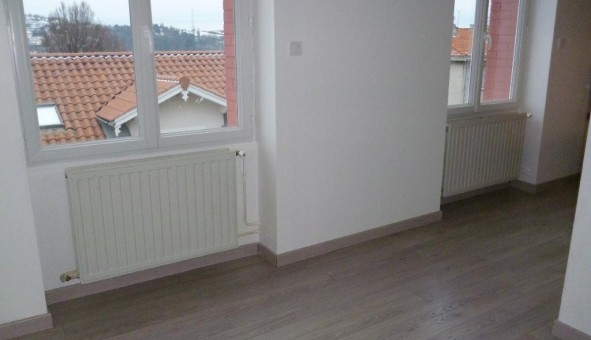 Logement tudiant Studio à Sedan (08200)