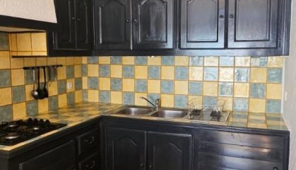 Logement tudiant Studio à Srignan du Comtat (84830)