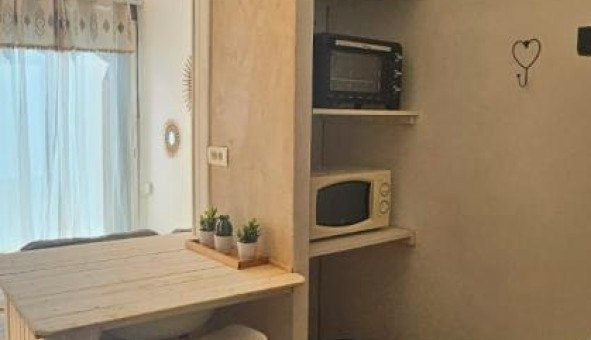 Logement tudiant Studio à Srignan du Comtat (84830)