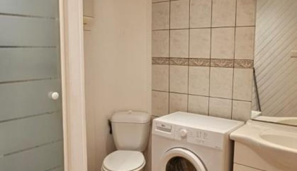 Logement tudiant Studio à Srignan du Comtat (84830)