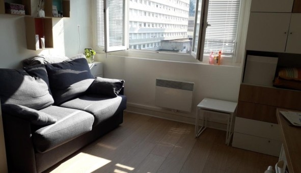 Logement tudiant Studio à Svres (92310)