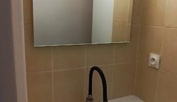 Logement étudiant Studio à Six Fours les Plages (83140)