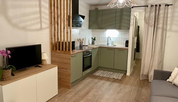 Logement tudiant Location Studio Vide Six Fours les Plages (83140)