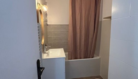 Logement �tudiant Studio &agrave; Six Fours les Plages (83140)