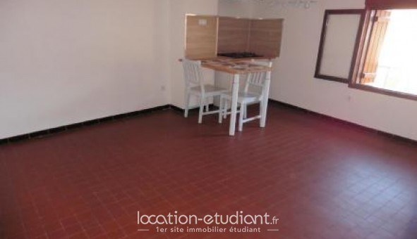 Logement étudiant Studio à Solliès Pont (83210)