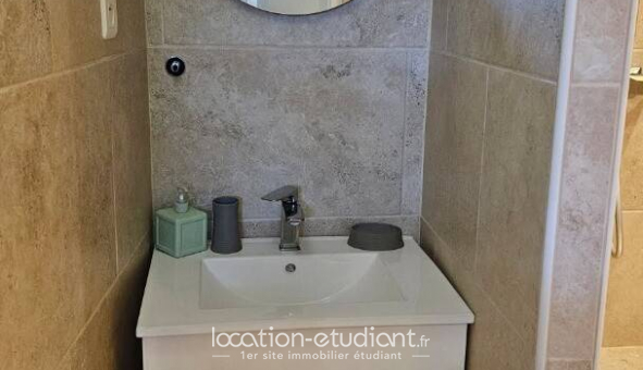 Logement tudiant Studio à Sollis Pont (83210)
