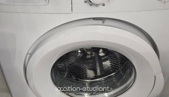 Logement tudiant Studio à Sollis Pont (83210)