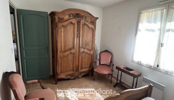 Logement tudiant Studio à Sollis Ville (83210)