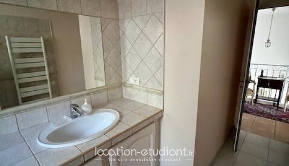 Logement tudiant Studio à Sollis Ville (83210)