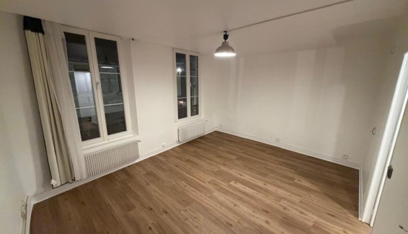 Logement �tudiant Studio &agrave; Sucy en Brie (94880)