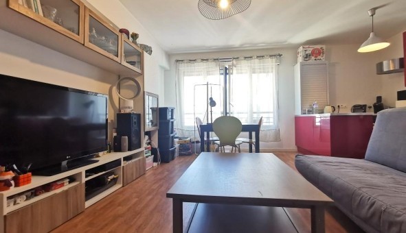 Logement tudiant Location Studio Vide Suresnes (92150)
