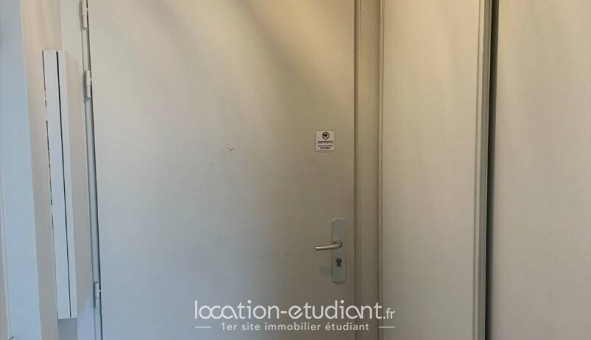 Logement étudiant Studio &agrave; Suresnes (92150)