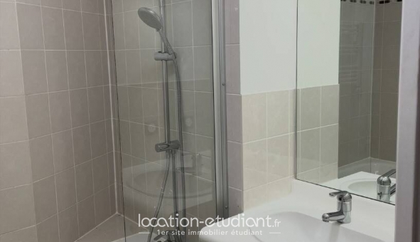 Logement étudiant Studio &agrave; Suresnes (92150)