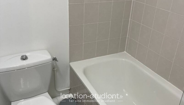 Logement étudiant Studio &agrave; Suresnes (92150)