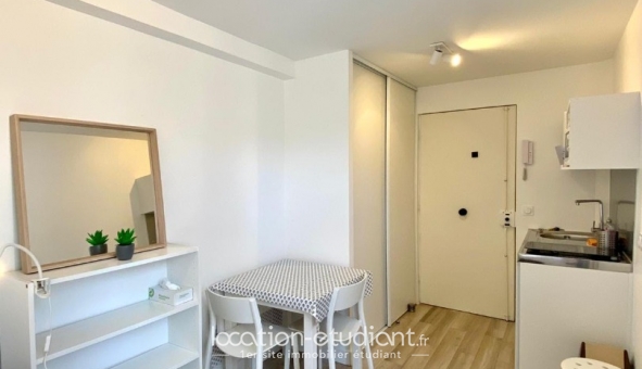 Logement étudiant Location Studio Meubl&eacute; Suresnes (92150)