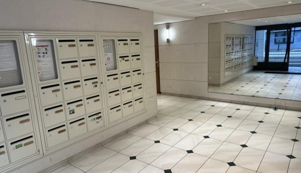 Logement �tudiant Studio &agrave; Suresnes (92150)