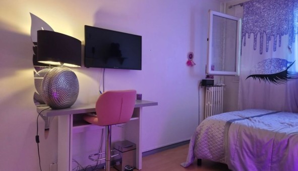 Logement �tudiant Studio &agrave; Suresnes (92150)