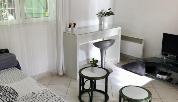 Logement étudiant Location Studio Vide Toulon (83200)