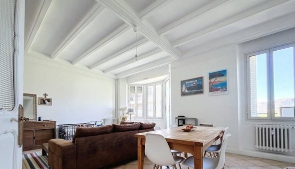 Logement tudiant Location Studio Vide Toulon (83200)