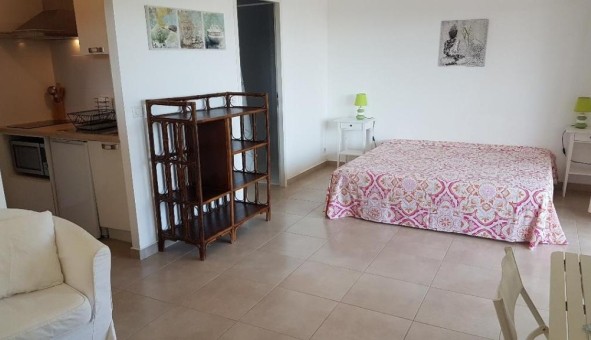 Logement tudiant Location Studio Vide Toulon (83200)