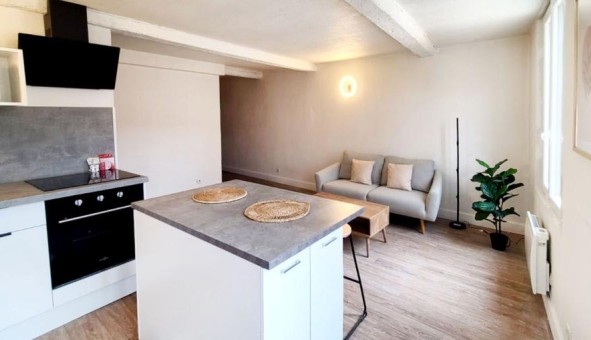 Logement tudiant Location Studio Vide Toulon (83200)