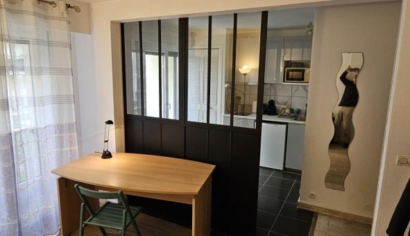 Logement �tudiant Location Studio Vide Toulon (83200)